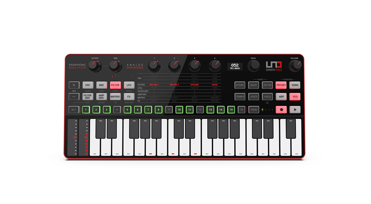 IK Multimedia UNO Synth Pro Desktop 合成器
